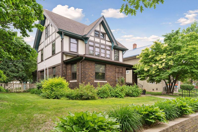 1088 Lincoln Ave, Saint Paul, MN 55105