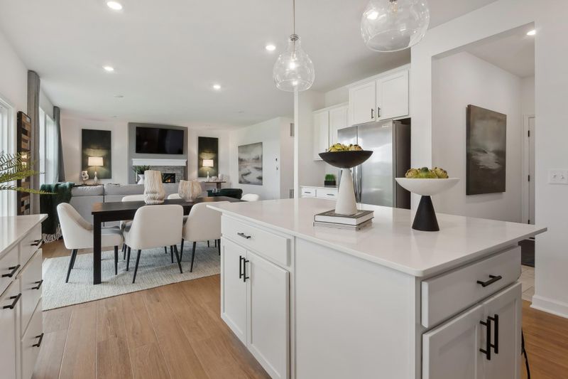 7516 Upper 42nd St N, Oakdale, MN 55128