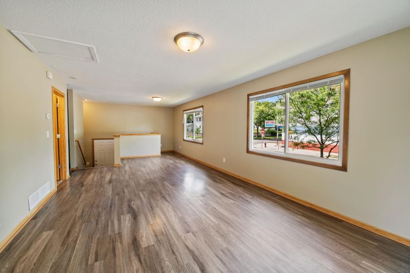 960 Burr St, Saint Paul, MN 55130