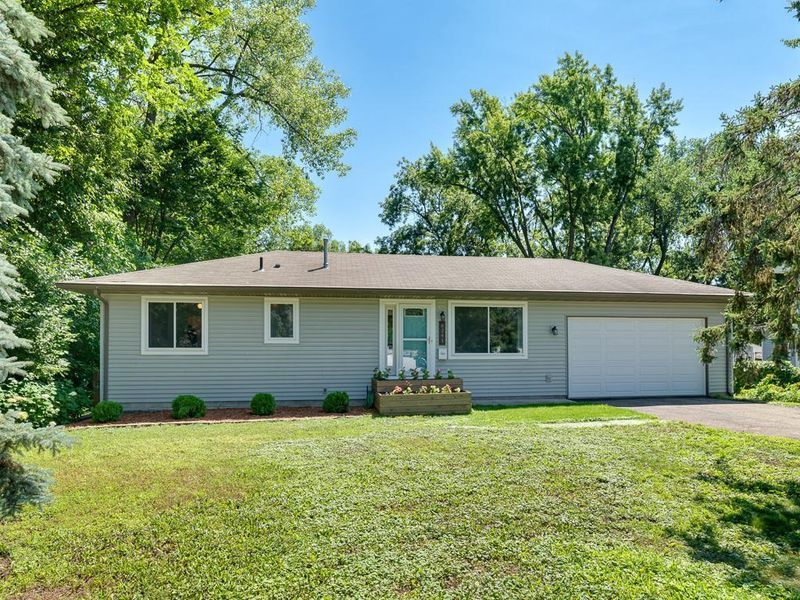 8241 13th Ave S, Bloomington, MN 55425