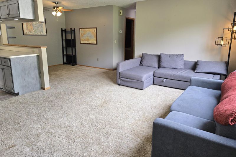 4176 White Bear Pw, White Bear Lake, MN 55110
