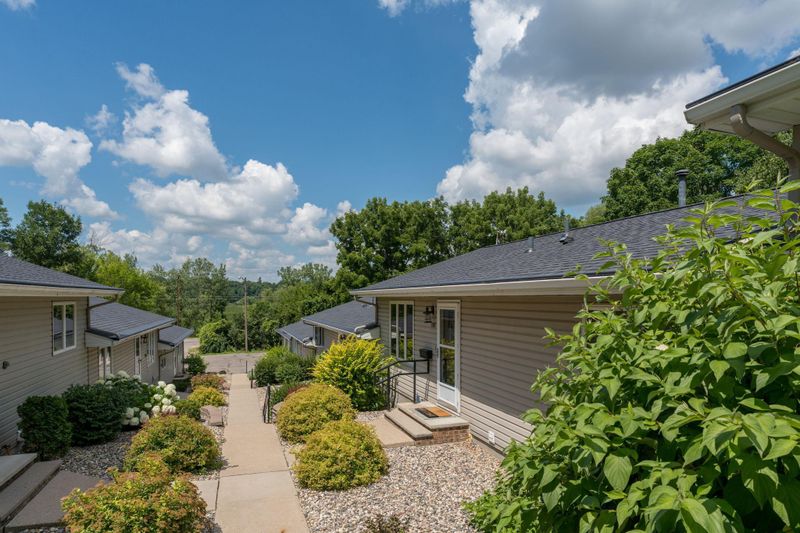 152 Stoltzman Rd, Mankato, MN 56001