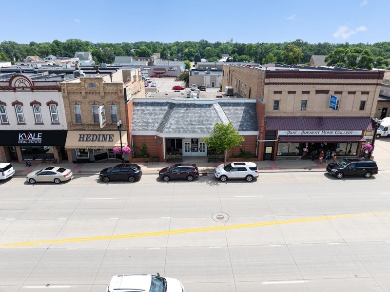 613 Broadway St, Alexandria, MN 56308