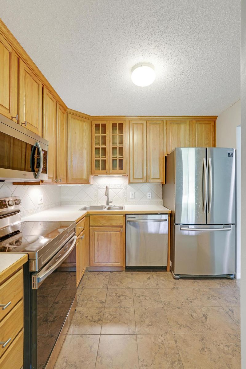 5643 Green Circle Dr #107, Minnetonka, MN 55343