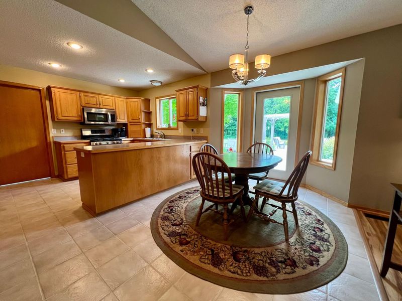 4738 Castle Cir, Lester Prairie, MN 55354