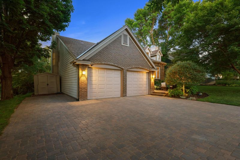 549 Yankton College Ln, New Brighton, MN 55112