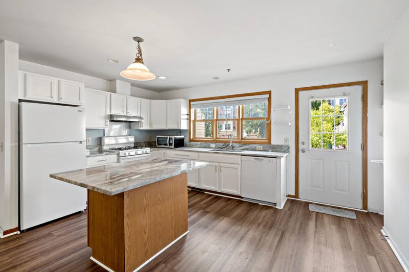 2402 16th Ave S, Minneapolis, MN 55404