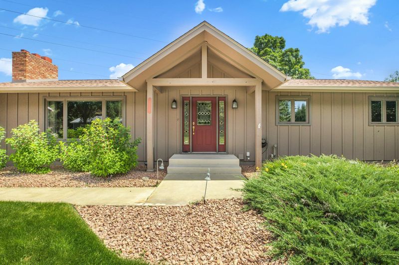 2710 Pioneer Ln, Saint Cloud, MN 56301