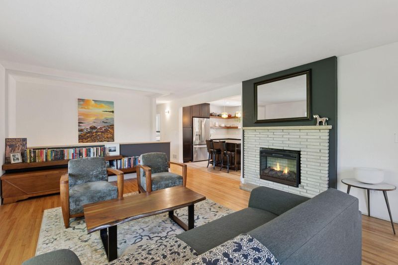 1521 Gettysburg Ave N, Golden Valley, MN 55427