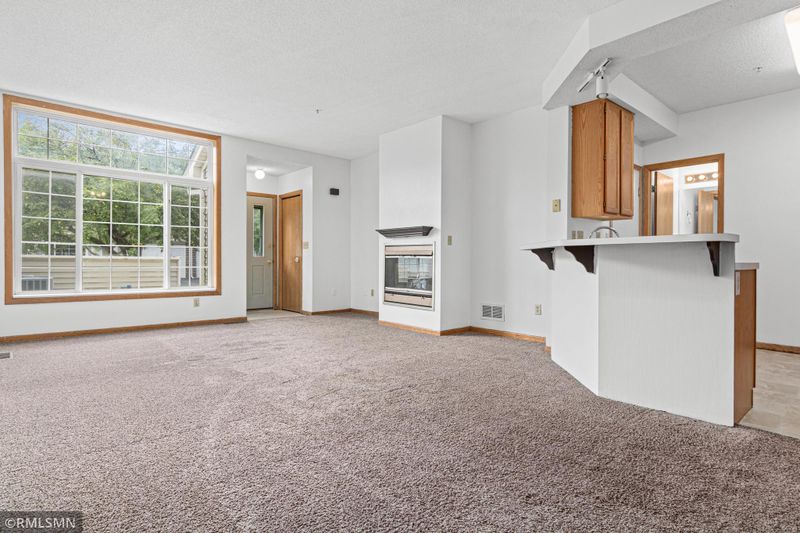 8789 Branson Dr, Inver Grove Heights, MN 55076
