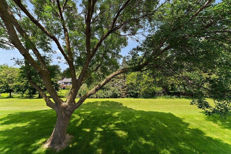 1022 E 145th St, Burnsville, MN 55337