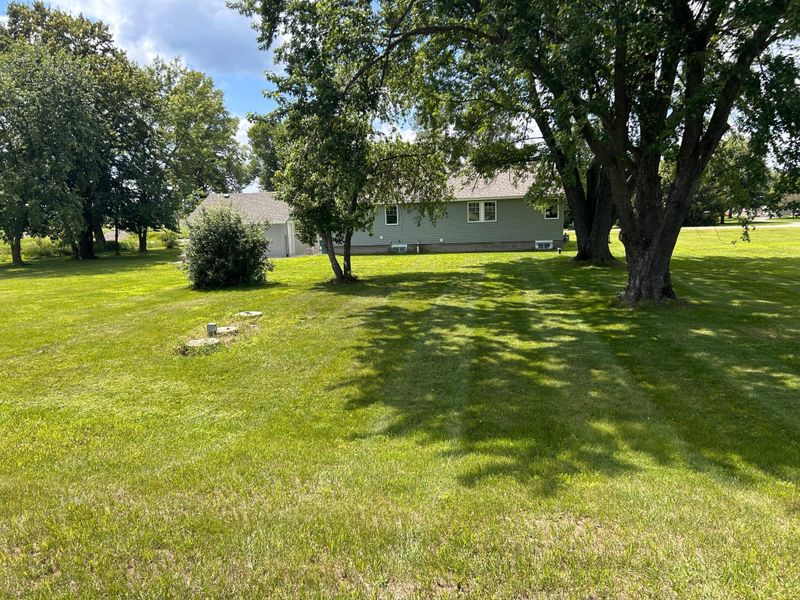 211 W Minnesota Ave, Randall, MN 56475
