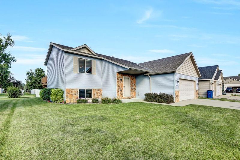 1012 Sequoia Ave, Saint Cloud, MN 56303