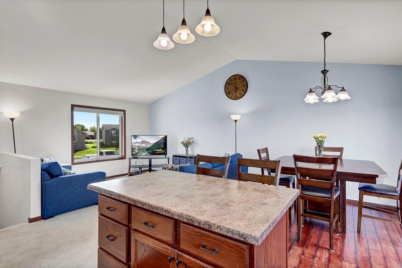 1012 Sequoia Ave, Saint Cloud, MN 56303