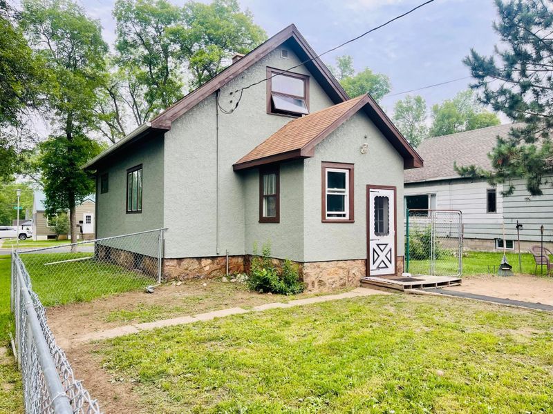 2603 5th Ave E, Hibbing, MN 55746