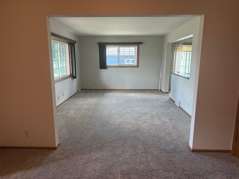 228 13th St SW, Owatonna, MN 55060