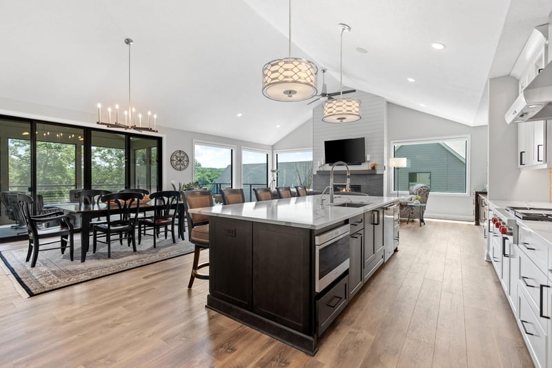 4825 Linden Cove Ln, Savage, MN 55378