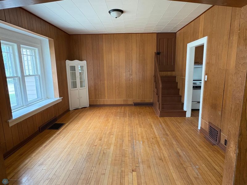 302 11th St S, Moorhead, MN 56560