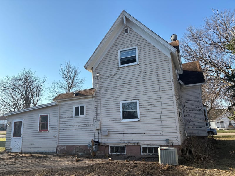 35 W Rooney Ave, Appleton, MN 56208