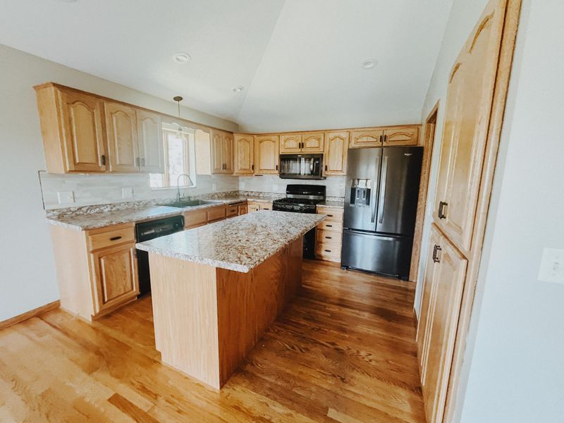 13205 Lake Place Rd, Zimmerman, MN 55398