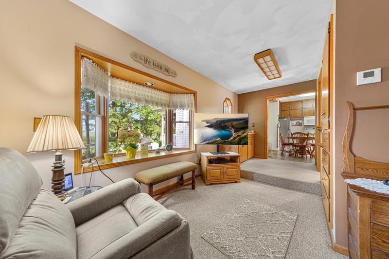 600 SE 168th St, Ellendale, MN 56026