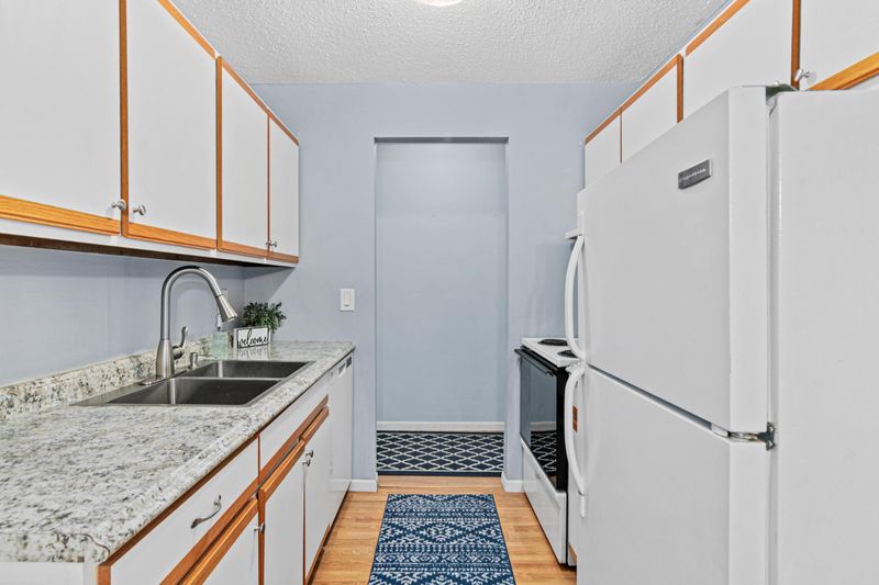 3461 Kent St #1112, Shoreview, MN 55126