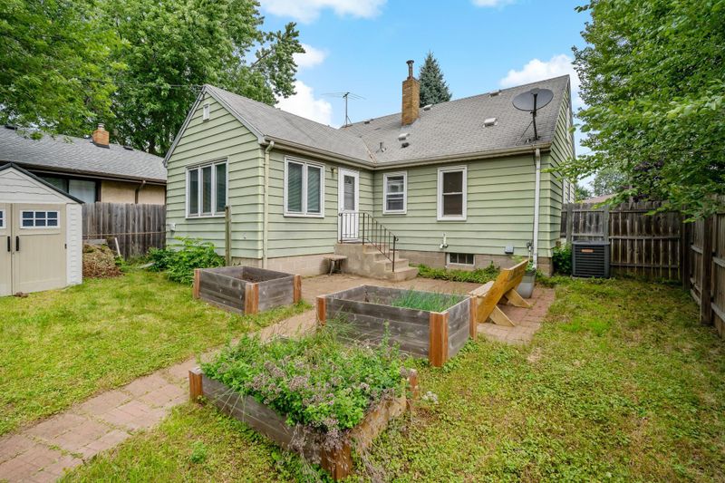 2106 Stillwater Ave E, Saint Paul, MN 55119