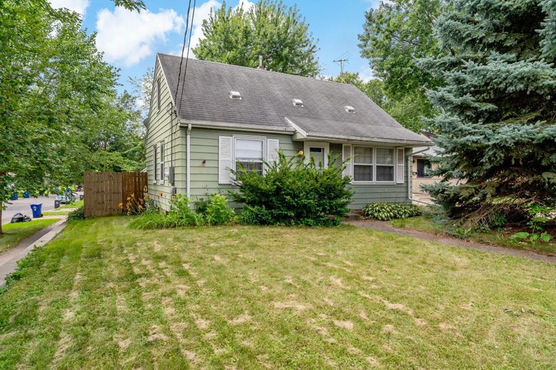 2106 Stillwater Ave E, Saint Paul, MN 55119