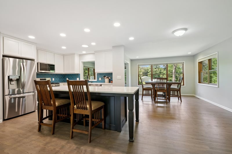 22470 Raven St NW, Cedar, MN 55011