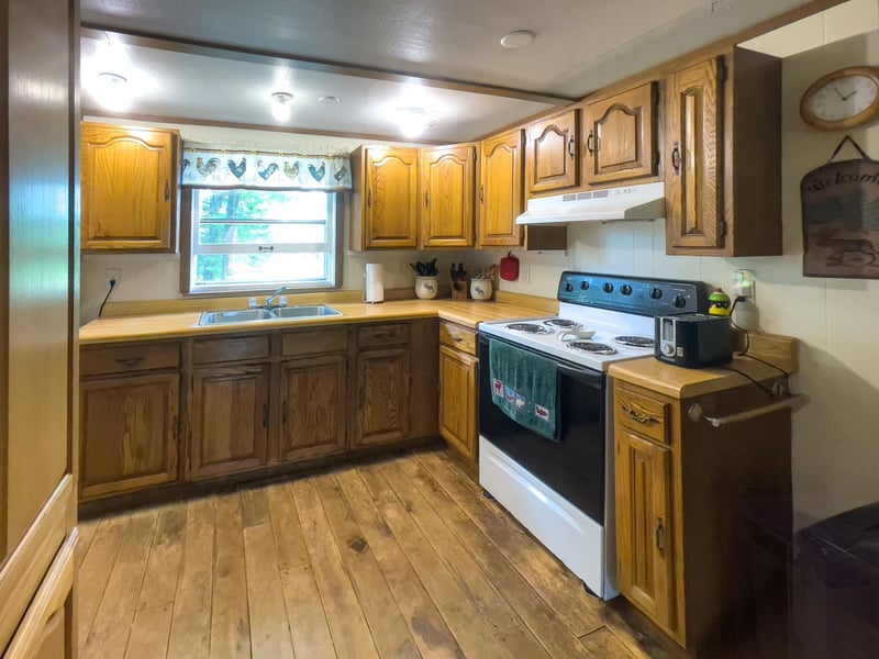 5566 Little Marais Rd, Finland, MN 55603