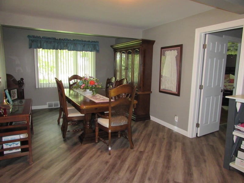 1317 Beach Pl, Fairmont, MN 56031