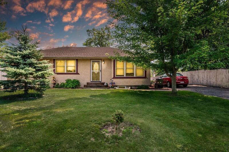 6764 W Broadway Ave, Columbus, MN 55025