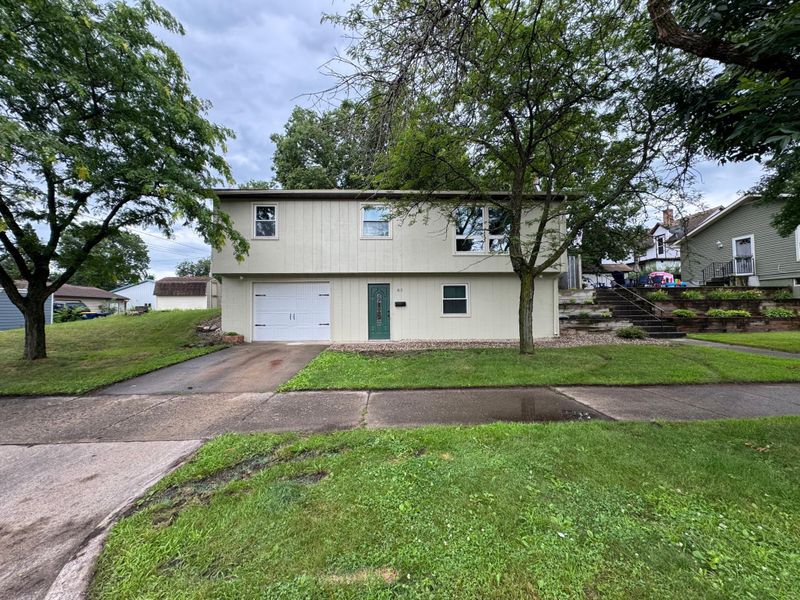 815 6th St N, New Ulm, MN 56073