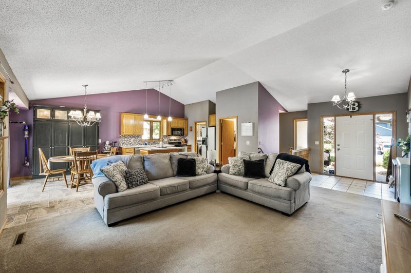 19396 Auburn St NW, Elk River, MN 55330