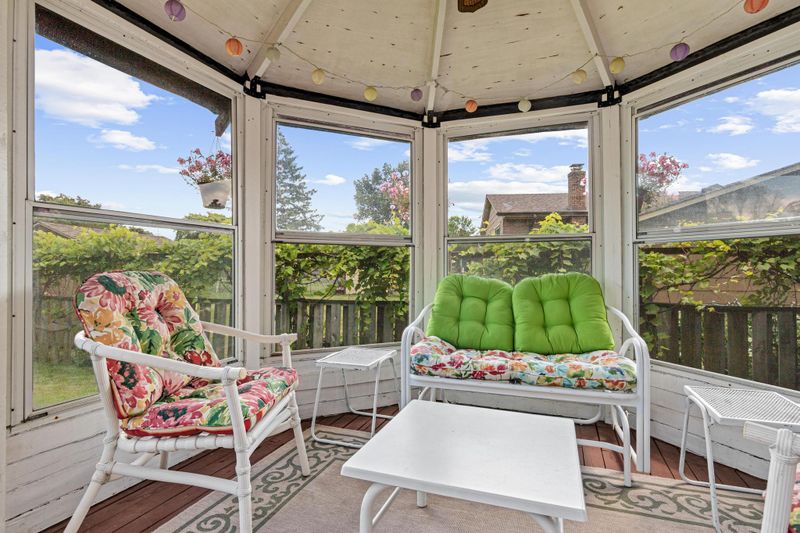 3597 Gresham Ave N, Oakdale, MN 55128