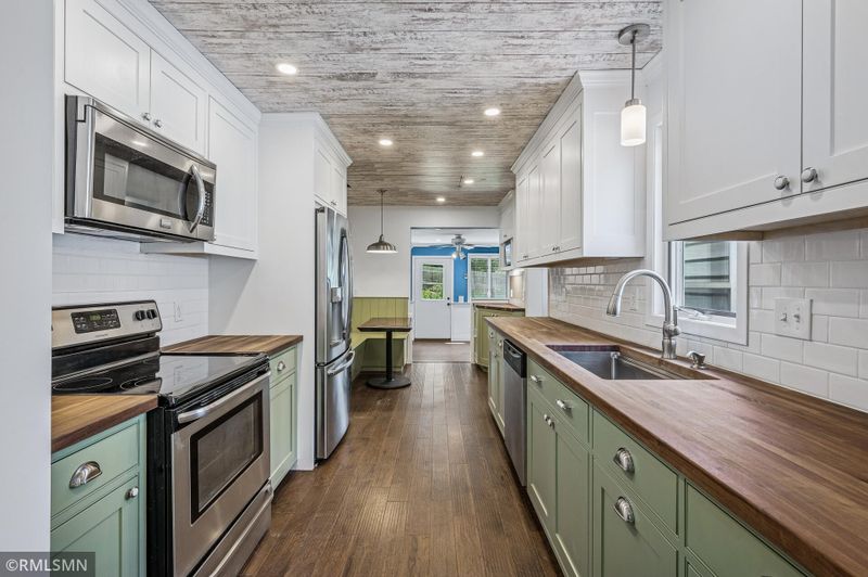 3308 Chippewa Rd, Minnetonka, MN 55305