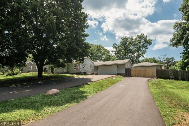 3308 Chippewa Rd, Minnetonka, MN 55305