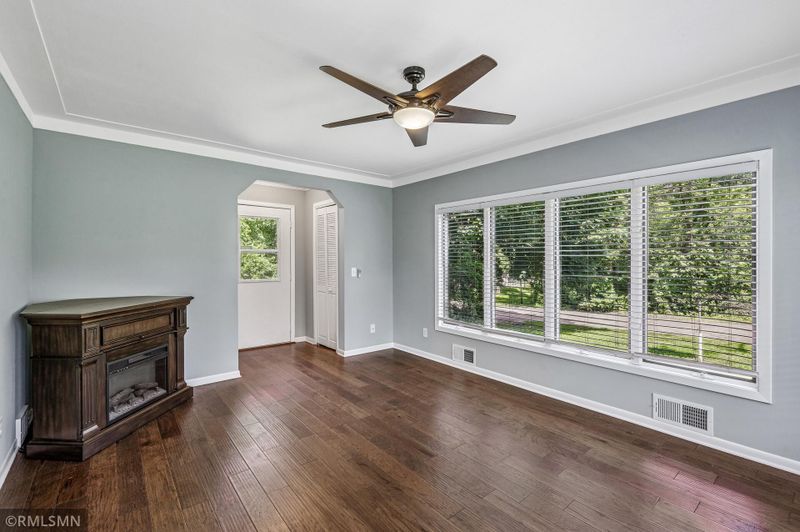 3308 Chippewa Rd, Minnetonka, MN 55305