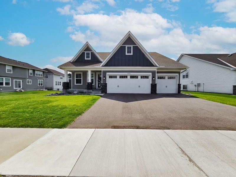 7376 Crane Dr, Lino Lakes, MN 55038