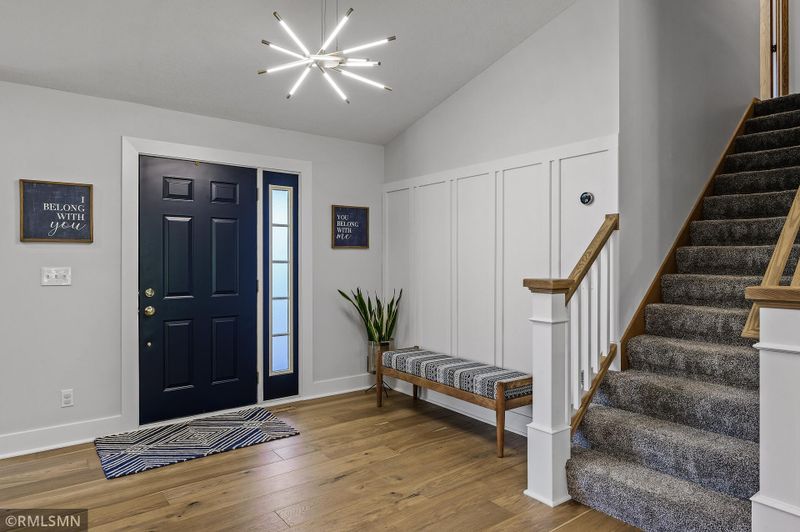 10069 Fox Run Rd, Woodbury, MN 55129