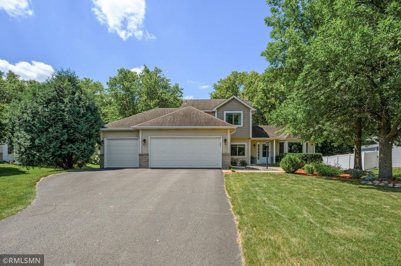 10069 Fox Run Rd, Woodbury, MN 55129