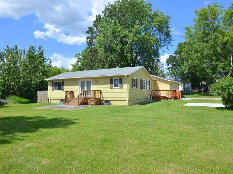 302 Grove Ave N, Park Rapids, MN 56470