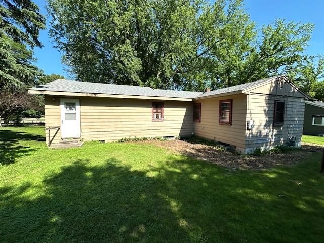 215 N 11th St, Montevideo, MN 56265
