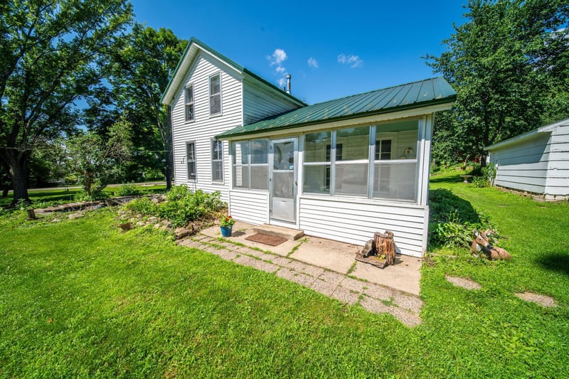 415 Minnesota Ave S, Oronoco, MN 55960