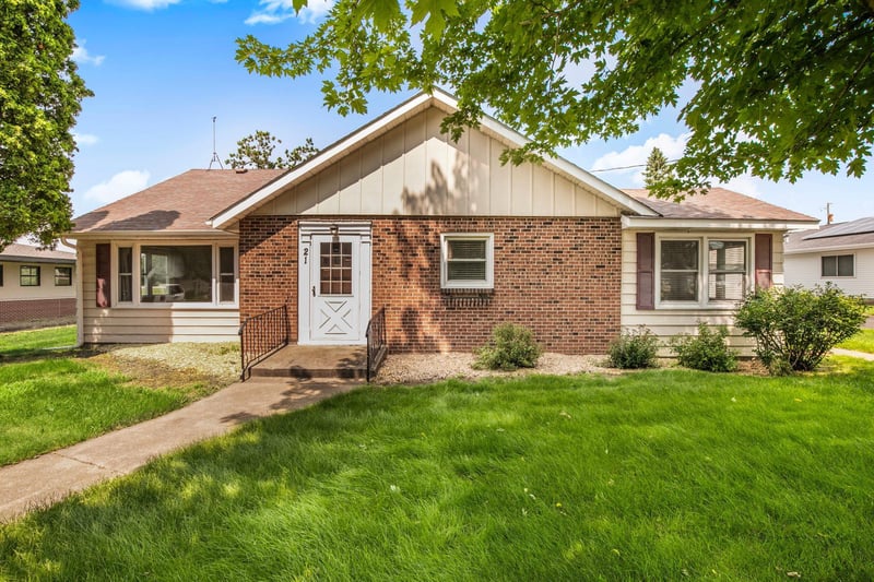 21 Spruce Ave W, Kimball, MN 55353