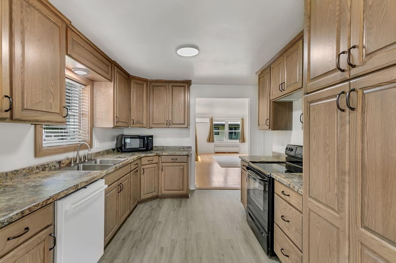 21 Spruce Ave W, Kimball, MN 55353