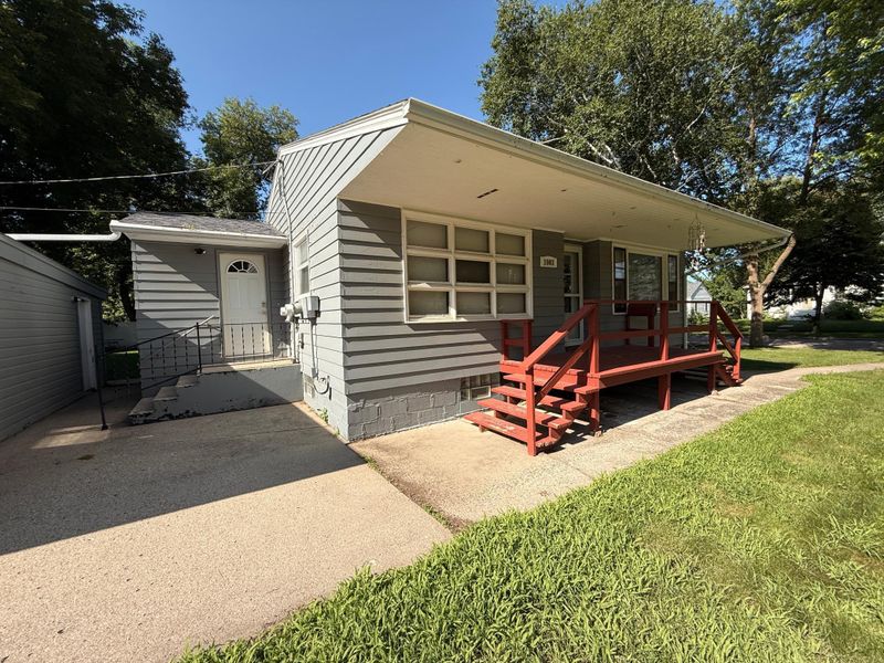 1003 N 6th St, Montevideo, MN 56265