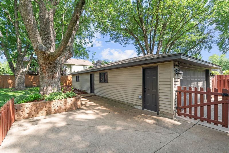 8635 Emerson Ave S, Bloomington, MN 55420