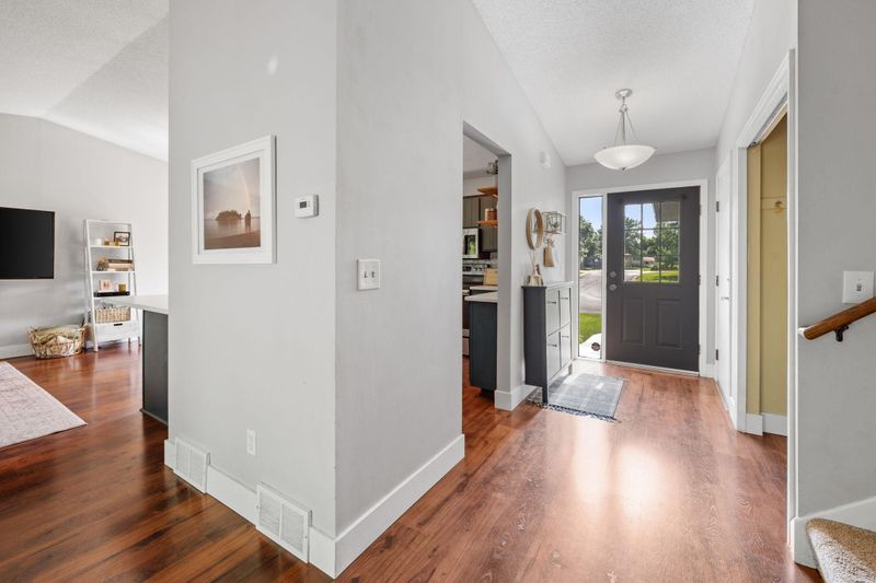 6502 Lancaster Ln N, Maple Grove, MN 55369