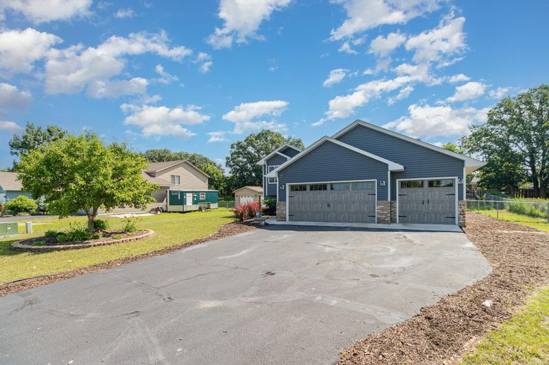 5016 Bluff Rd, Big Lake, MN 55309